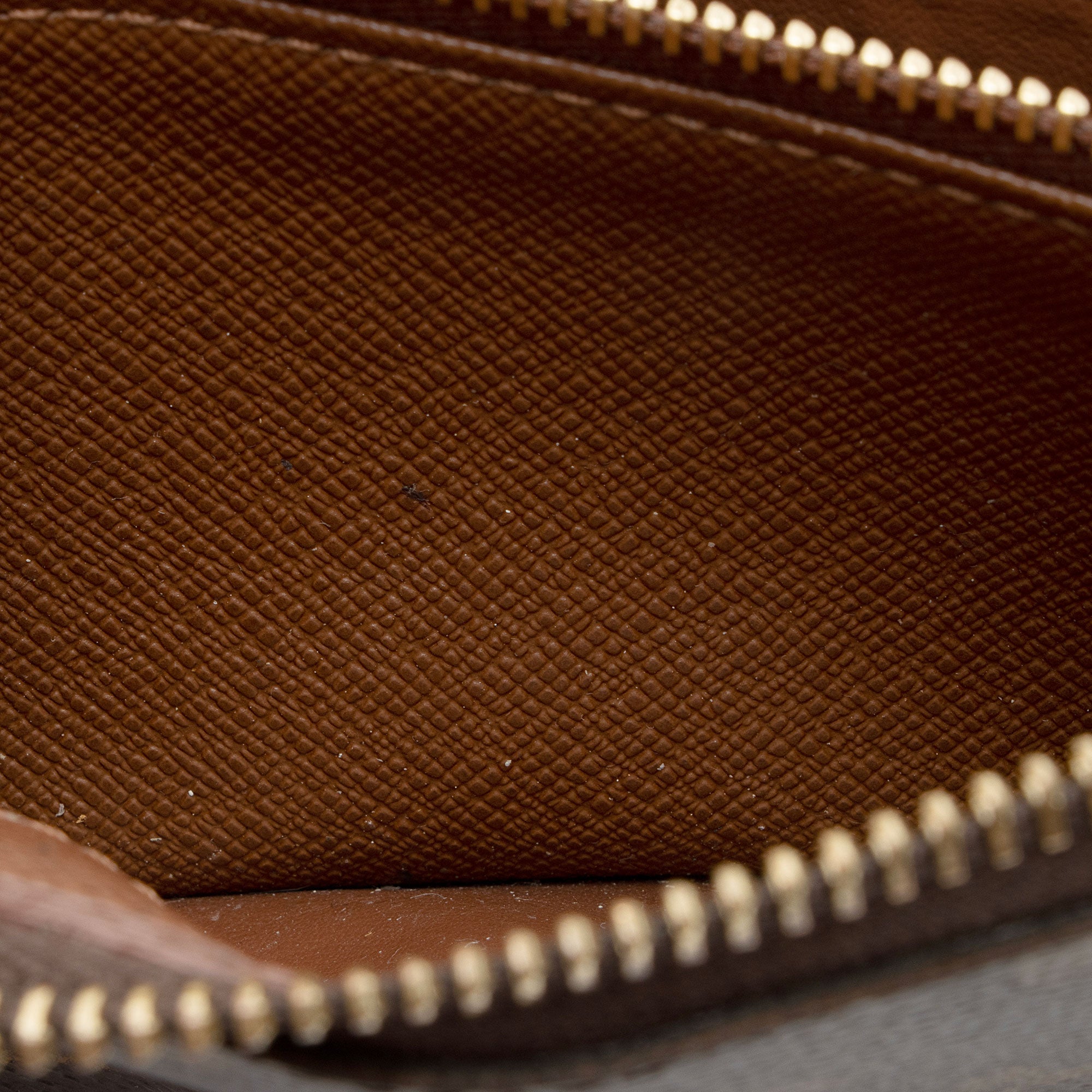 Louis Vuitton Monogram Canvas Vertical Compact Zippy Wallet (SHF-ld6R12)