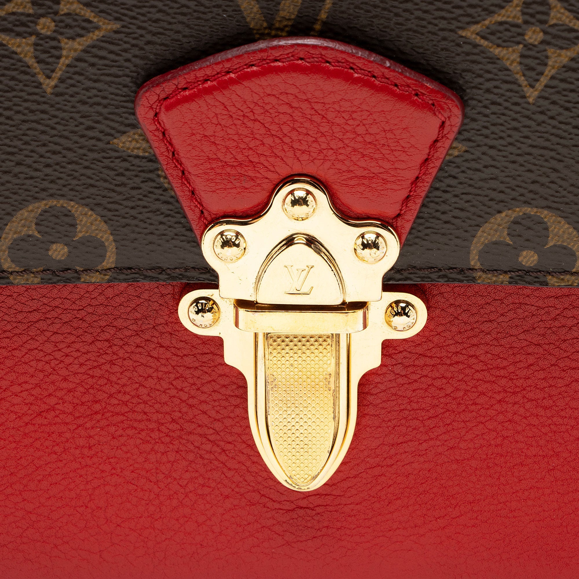 Louis Vuitton Monogram Canvas Victoire Chain Bag (SHF-cjtklU)