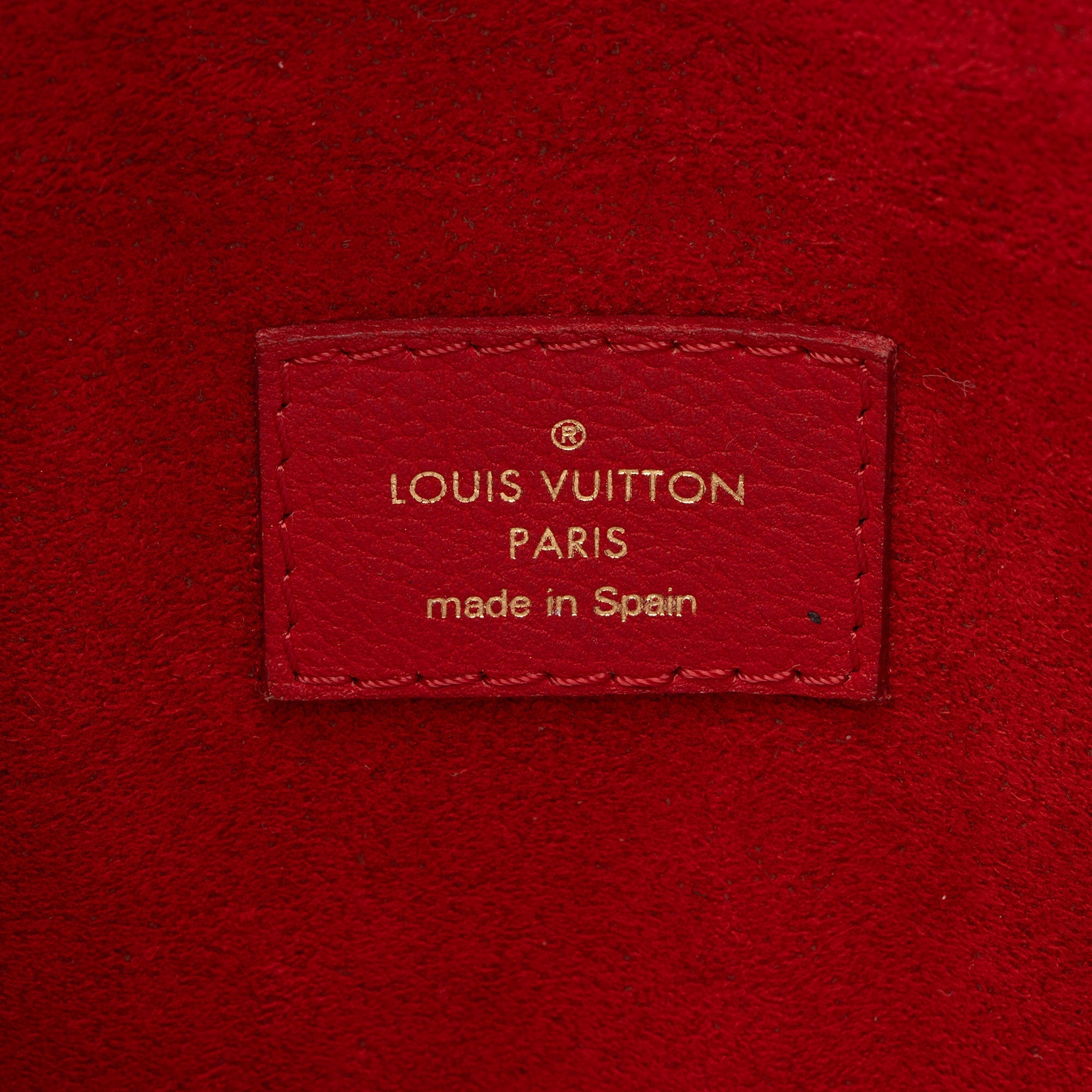 Louis Vuitton Monogram Canvas Victoire Chain Bag (SHF-cjtklU)