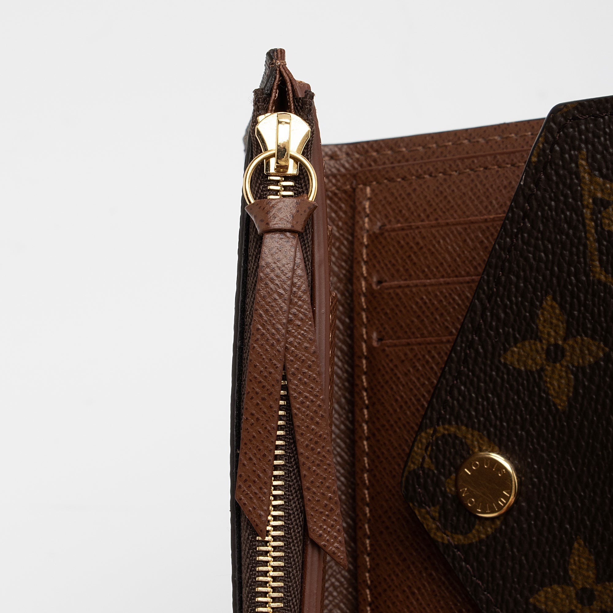 Louis Vuitton Monogram Canvas Victorine Wallet (SHF-975LnN)