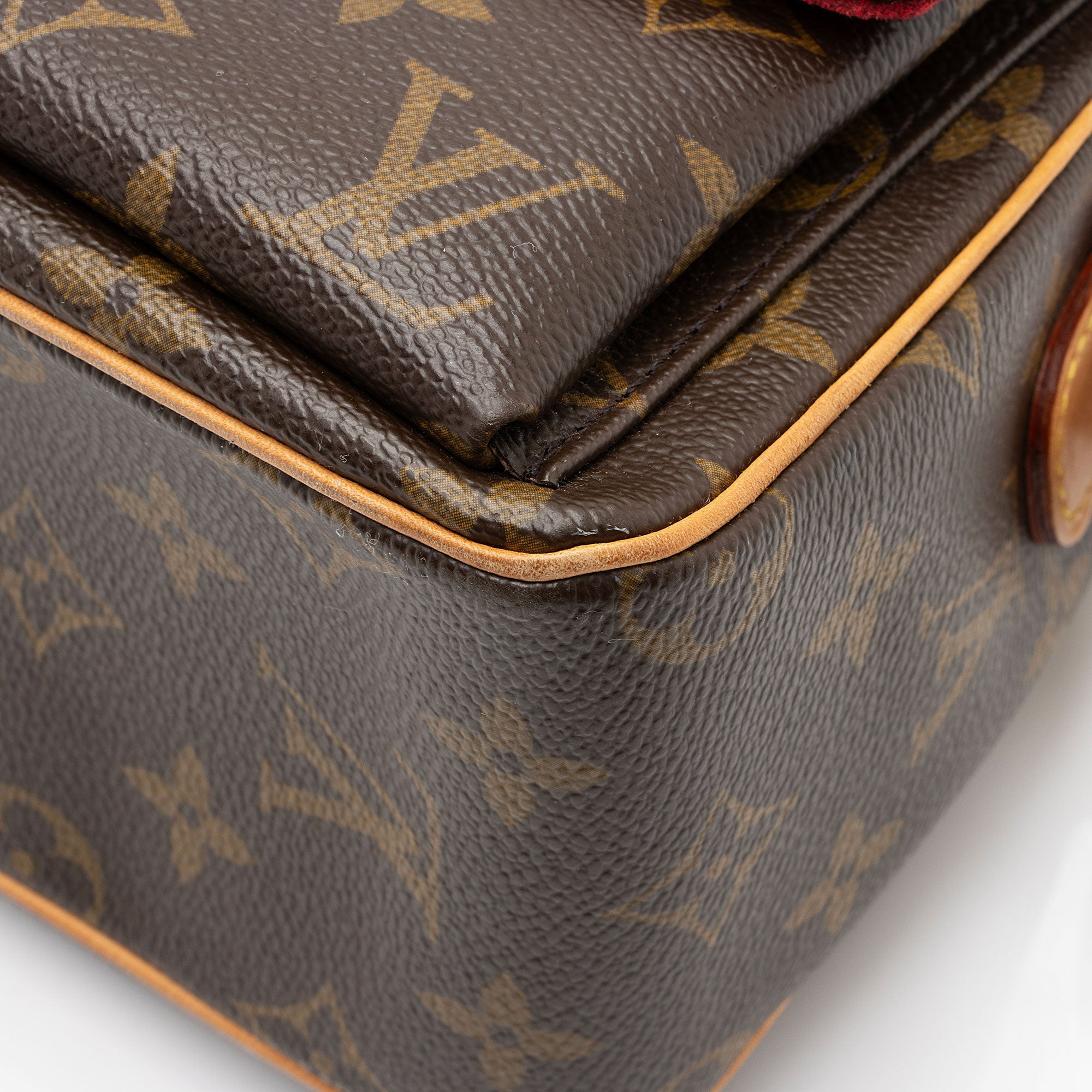 Louis Vuitton Monogram Canvas Viva Cite MM Shoulder Bag (SHF-m3qw2r)