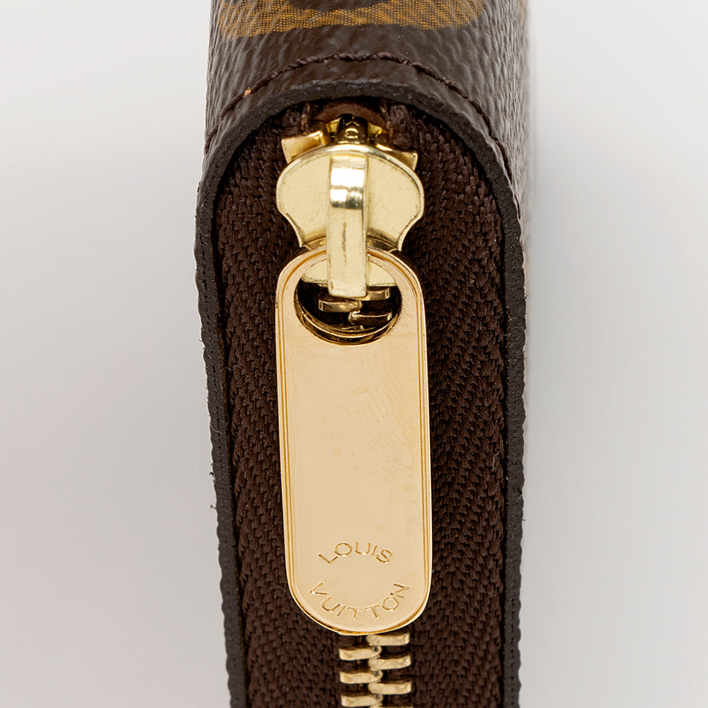 Louis Vuitton Monogram Canvas Zippy Coin Wallet (SHF-22097)
