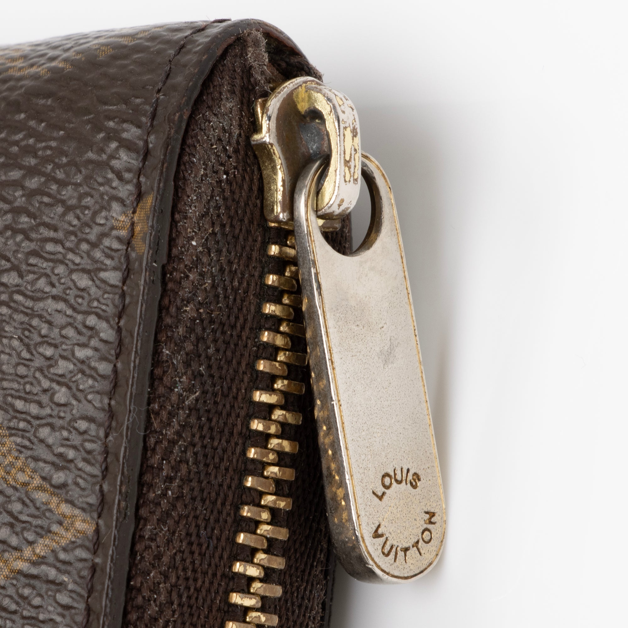 Louis Vuitton Monogram Canvas Zippy Coin Wallet (SHF-UiOZbp)