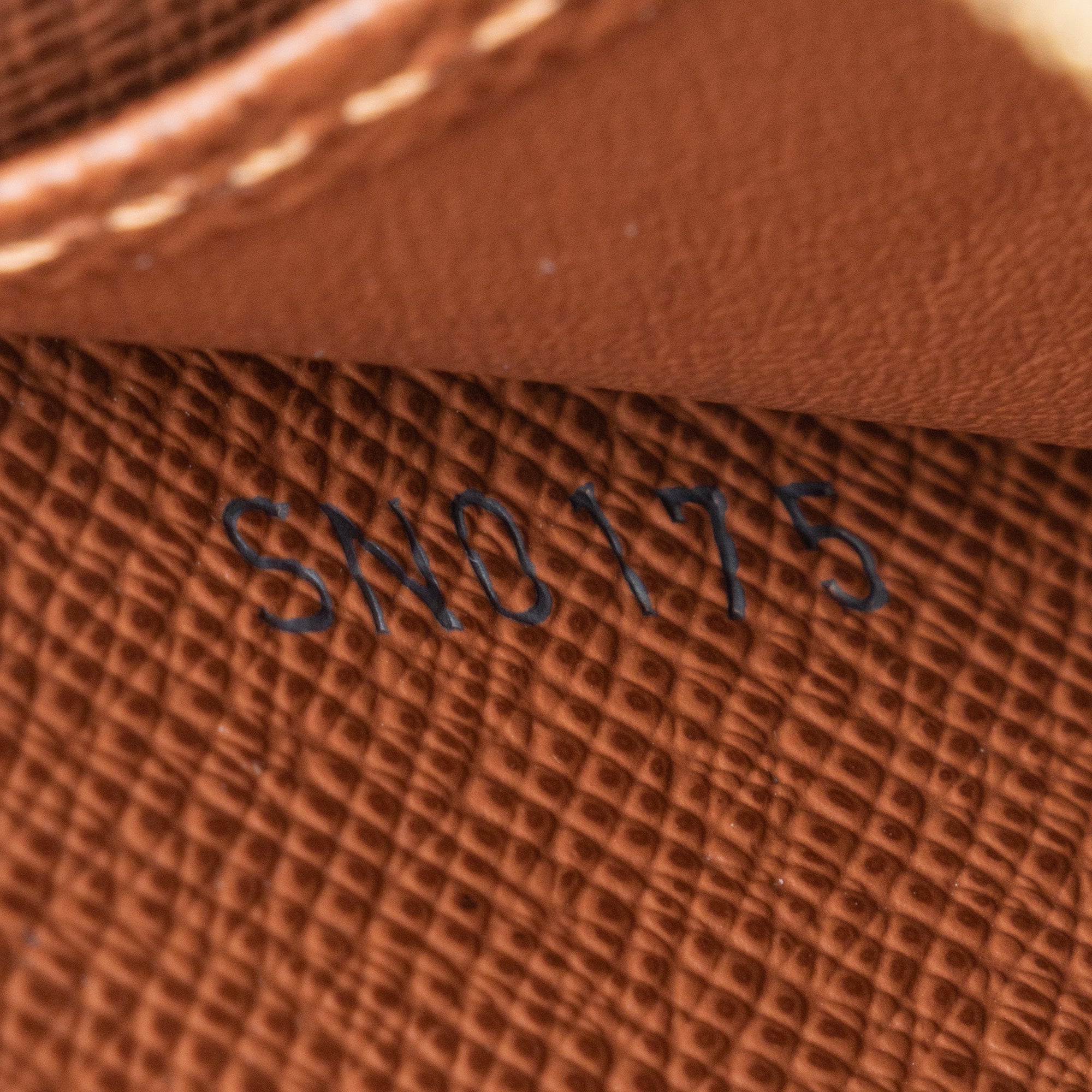 Louis Vuitton Monogram Canvas Zippy Coin Wallet (SHF-UiOZbp)