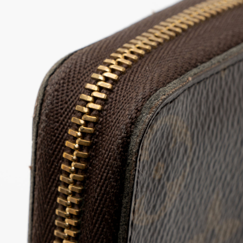 Louis Vuitton Monogram Canvas Zippy Coin Wallet (SHF-fr7zXk)