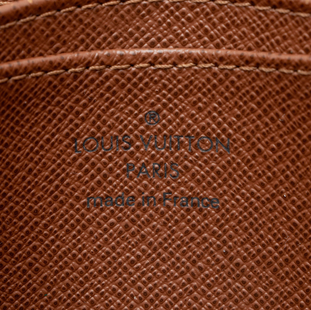 Louis Vuitton Monogram Canvas Zippy Coin Wallet (SHF-fr7zXk)