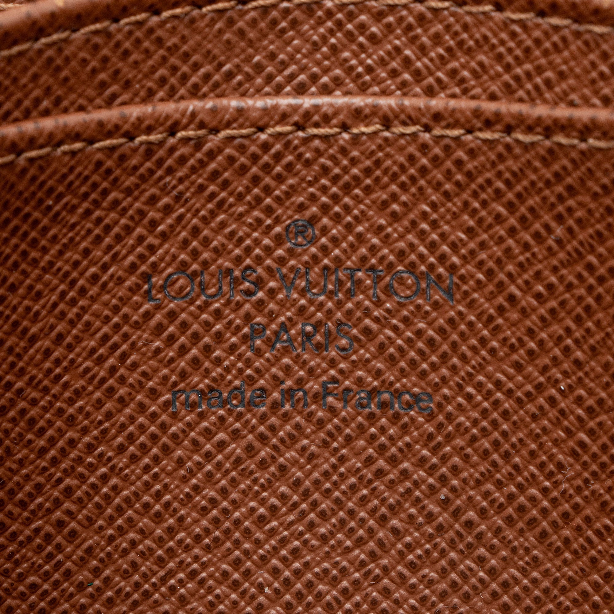 Louis Vuitton Monogram Canvas Zippy Coin Wallet (SHF-fr7zXk)