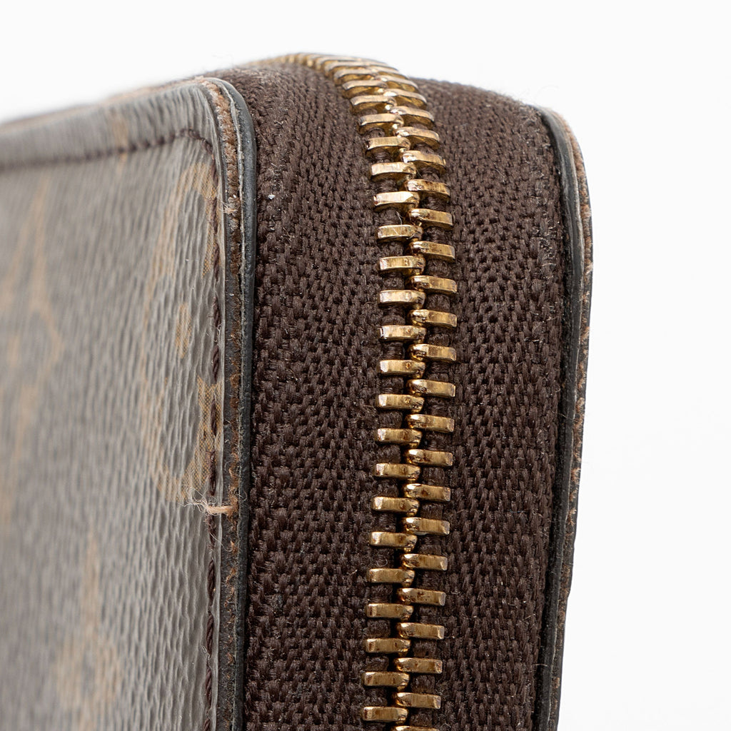Louis Vuitton Monogram Canvas Zippy Coin Wallet