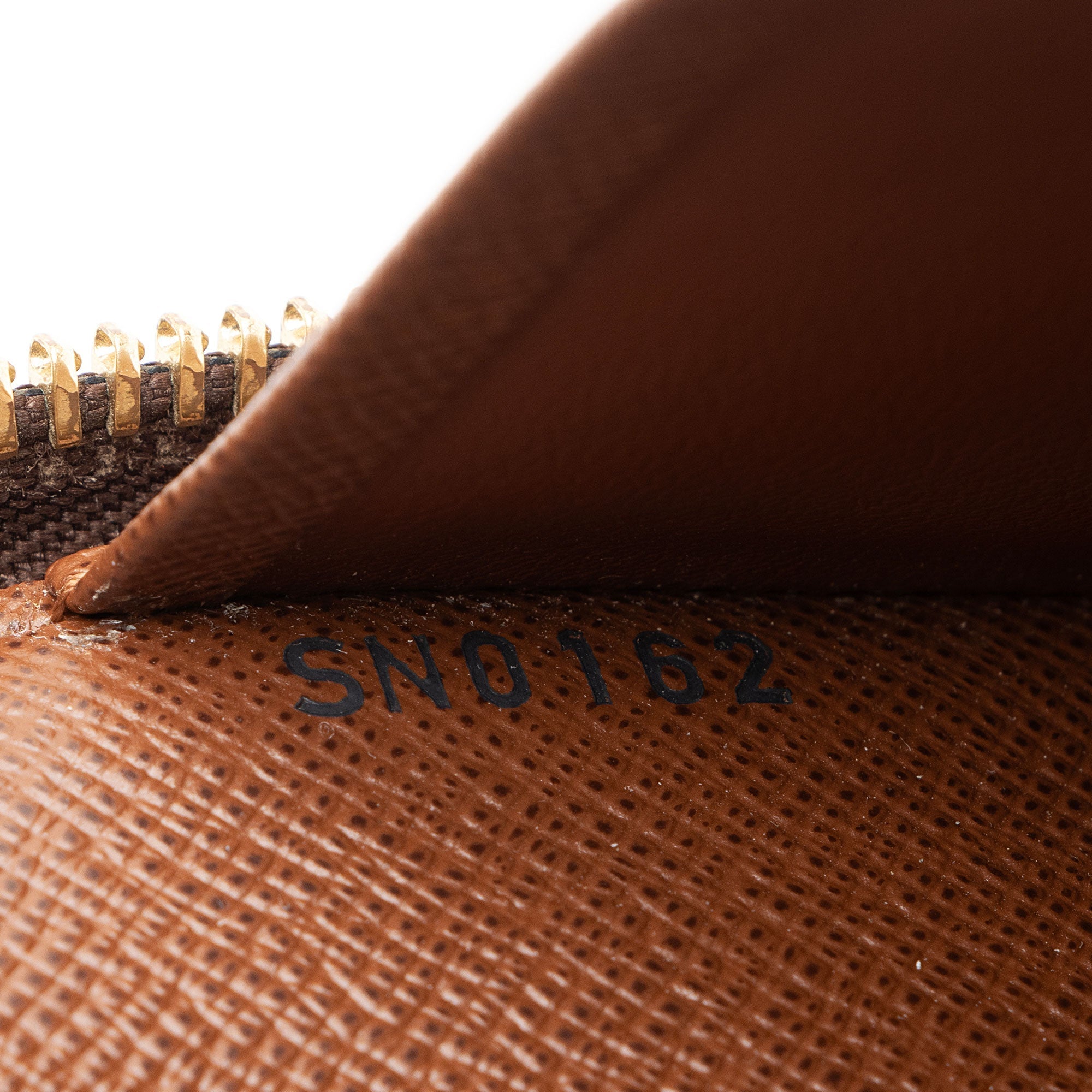 Louis Vuitton Monogram Canvas Zippy Organizer Wallet (SHF-P5q8pD)