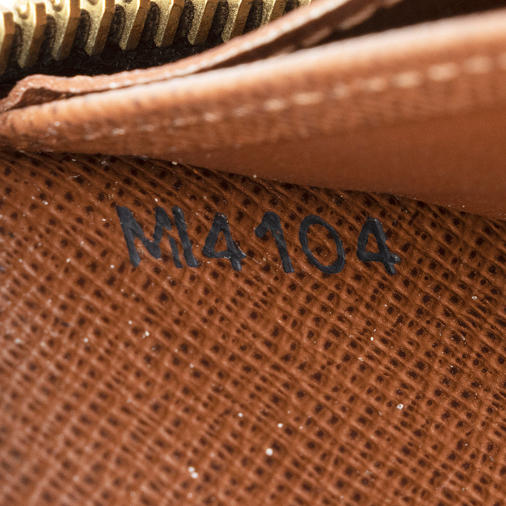 Louis Vuitton Monogram Canvas Zippy Wallet (SHF-20461)