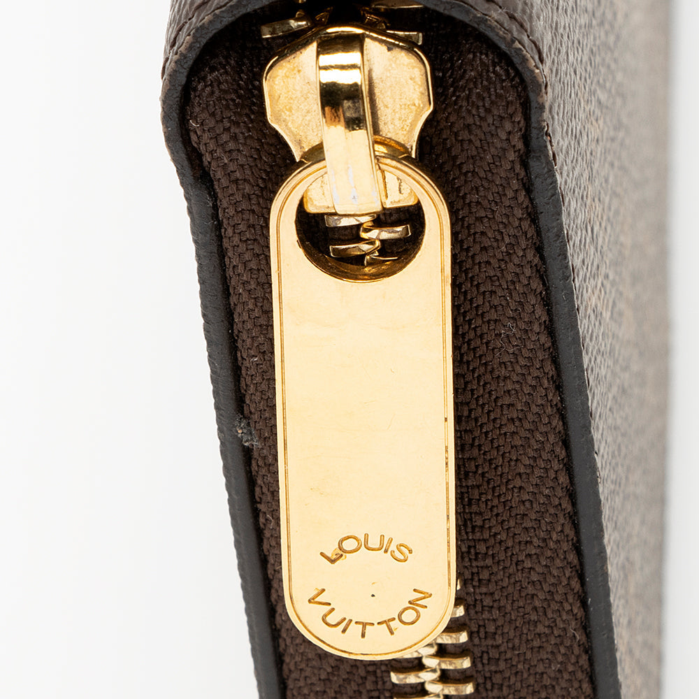 Louis Vuitton Monogram Canvas Zippy Wallet (SHF-21521)