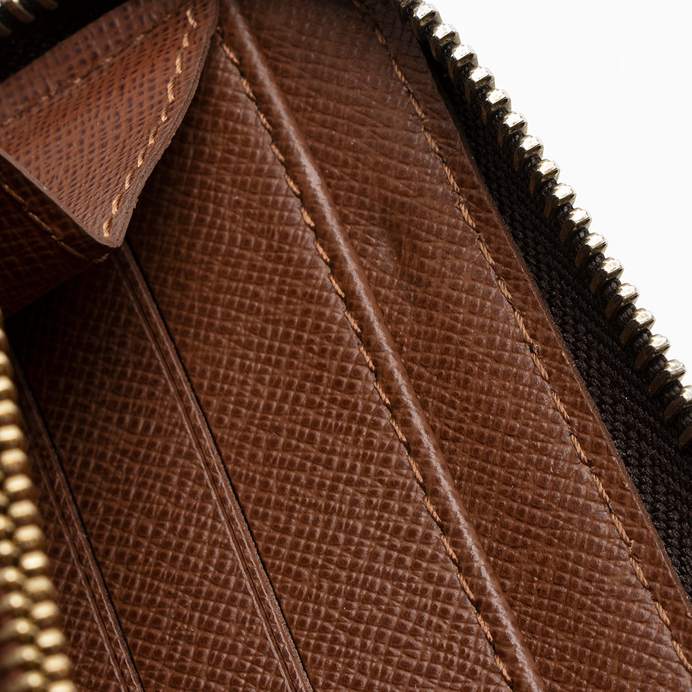 Louis Vuitton Monogram Canvas Zippy Wallet (SHF-21599)
