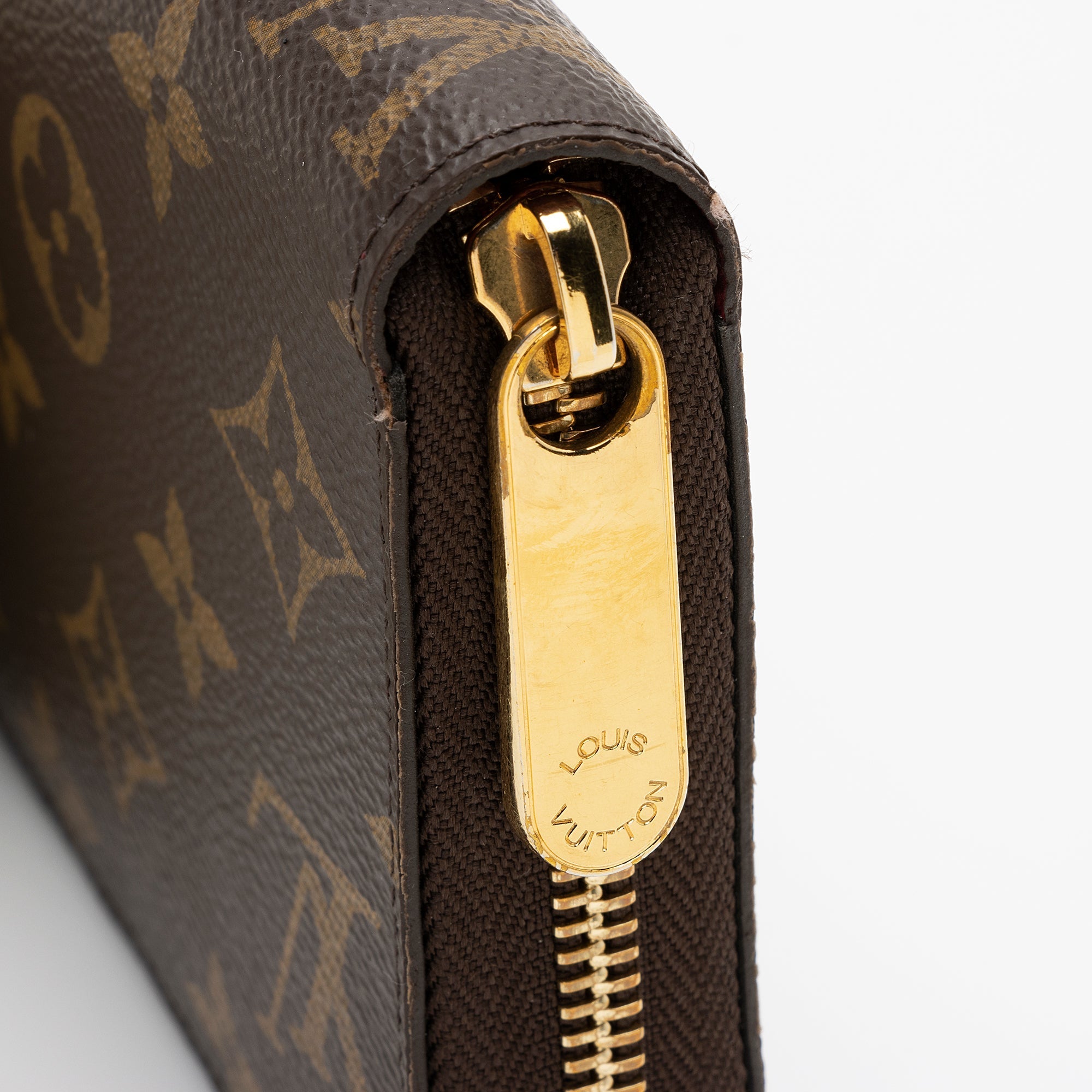 Louis Vuitton Monogram Canvas Zippy Wallet (SHF-23817)