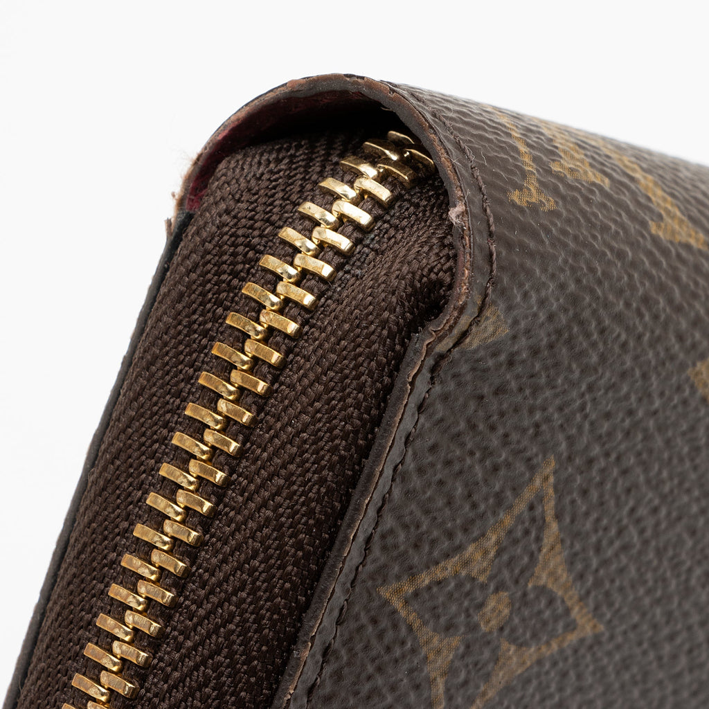 Louis Vuitton Monogram Canvas Zippy Wallet (SHF-23817)