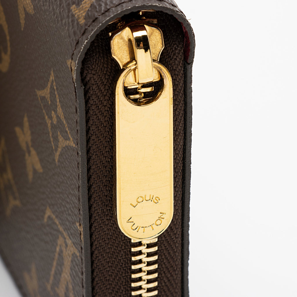 Louis Vuitton Monogram Canvas Zippy Wallet (SHF-23819)