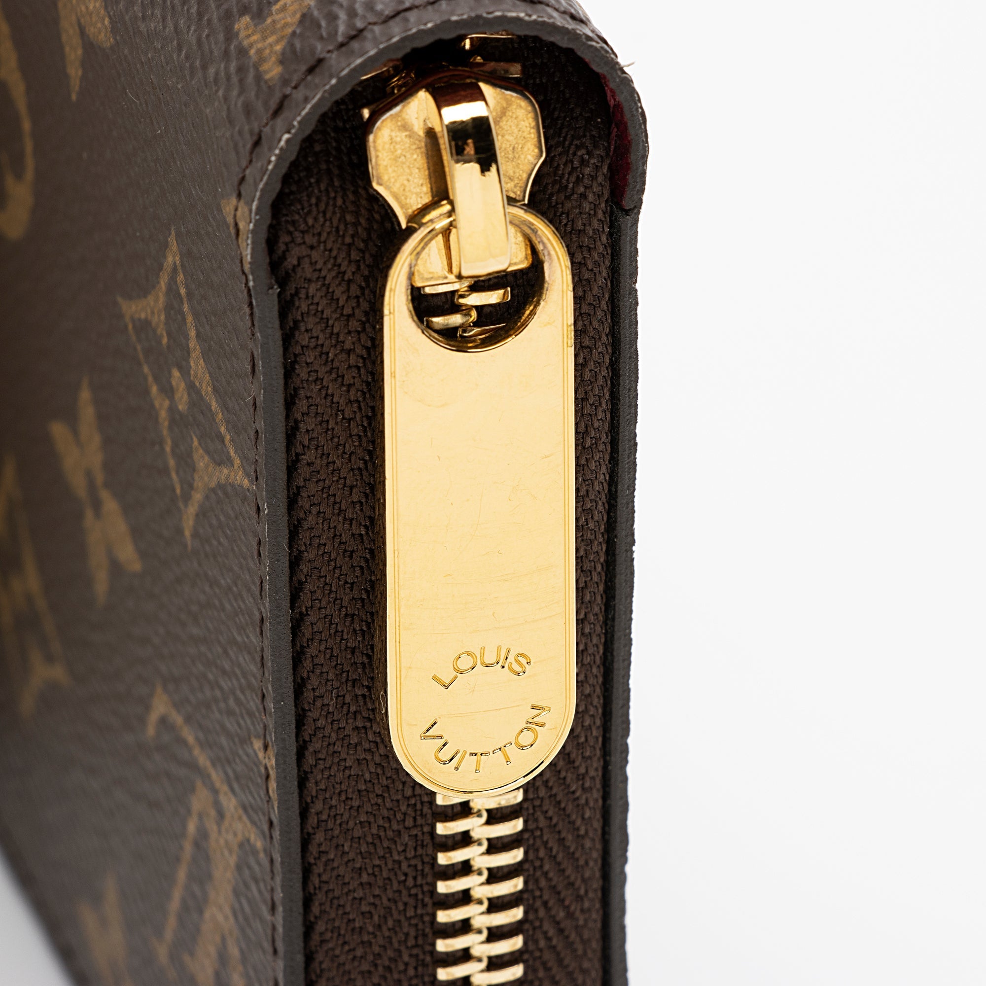 Louis Vuitton Monogram Canvas Zippy Wallet (SHF-23819)