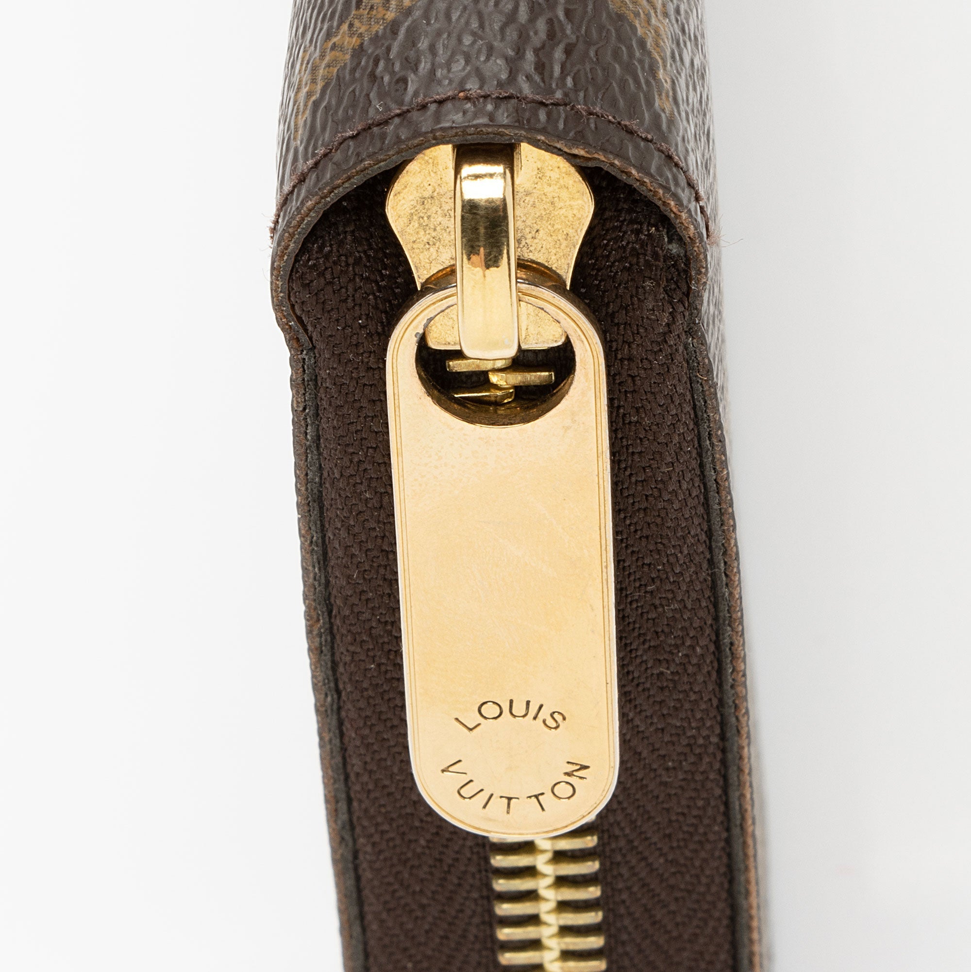 Louis Vuitton Monogram Canvas Zippy Wallet (SHF-7EaHIa)
