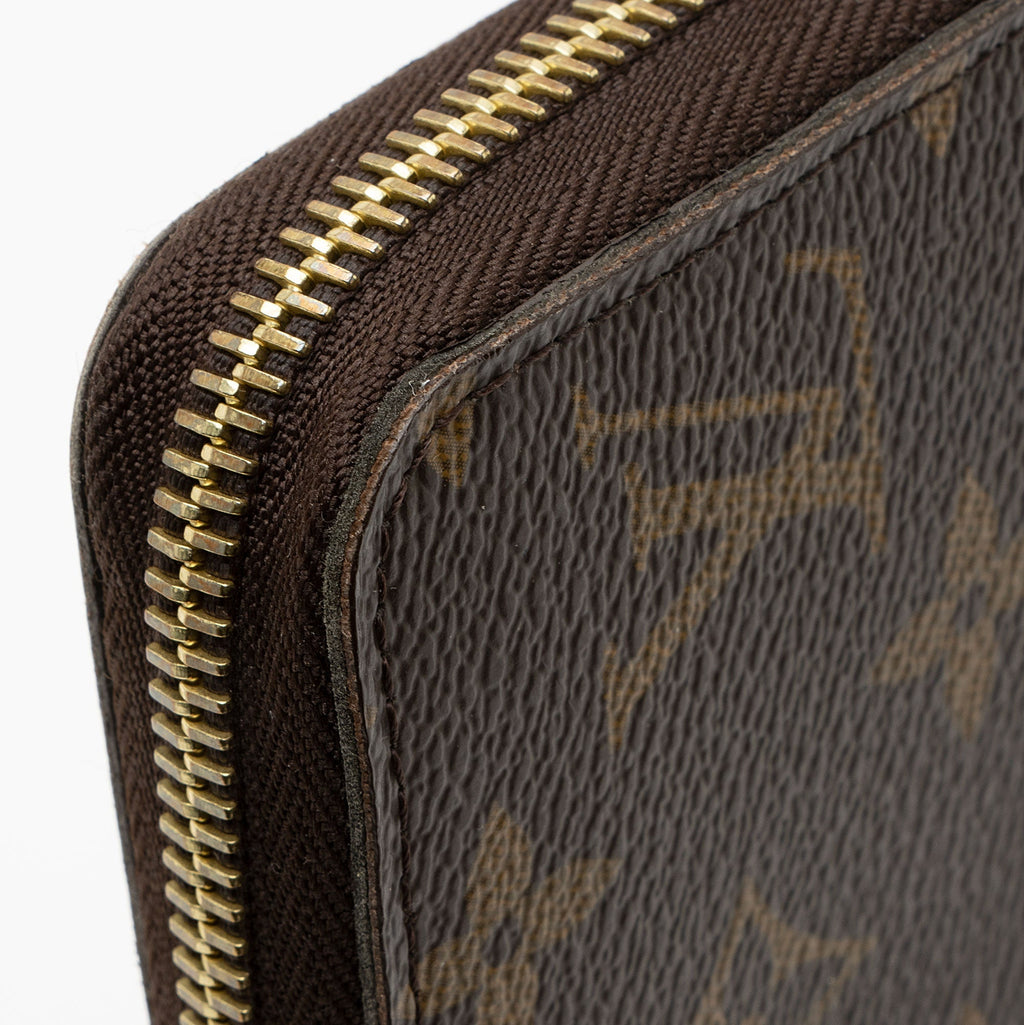 Louis Vuitton Monogram Canvas Zippy Wallet (SHF-7EaHIa)