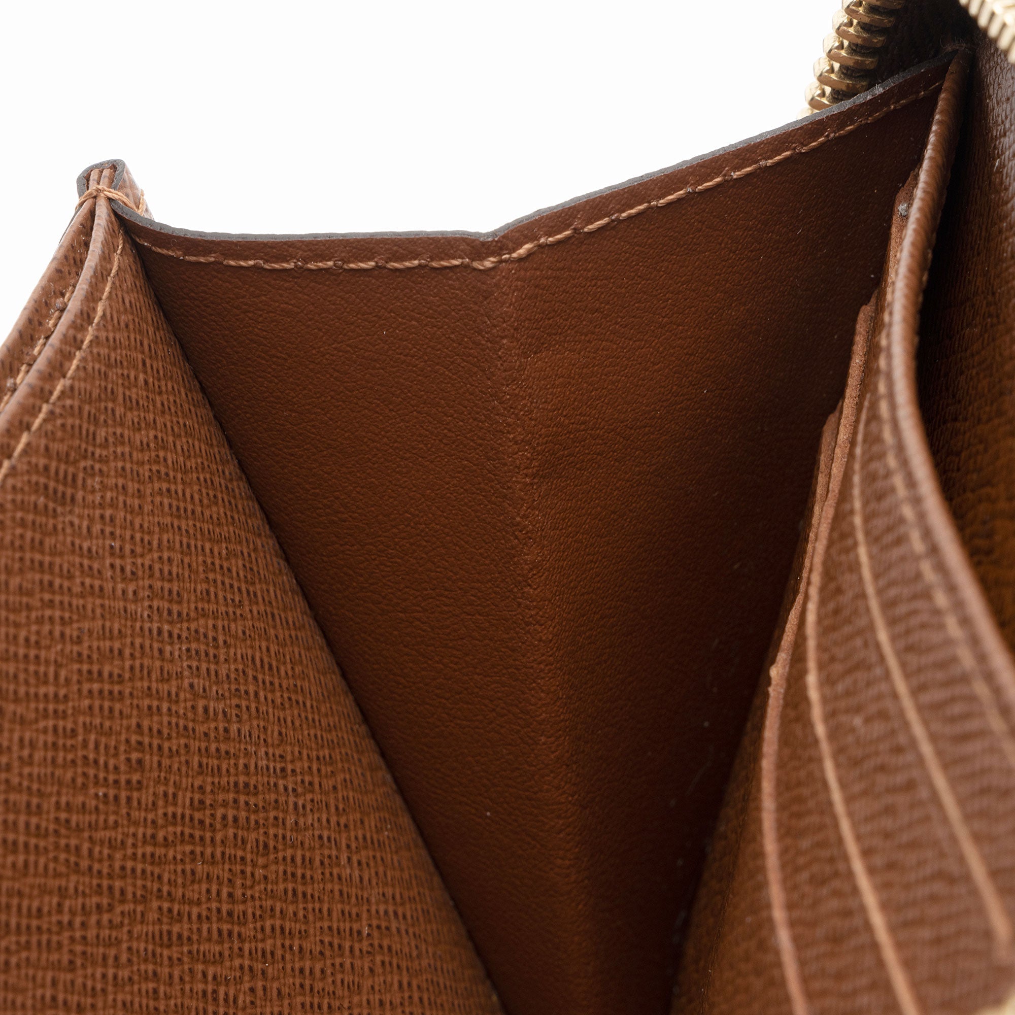 Louis Vuitton Monogram Canvas Zippy Wallet (SHF-64sKuq)