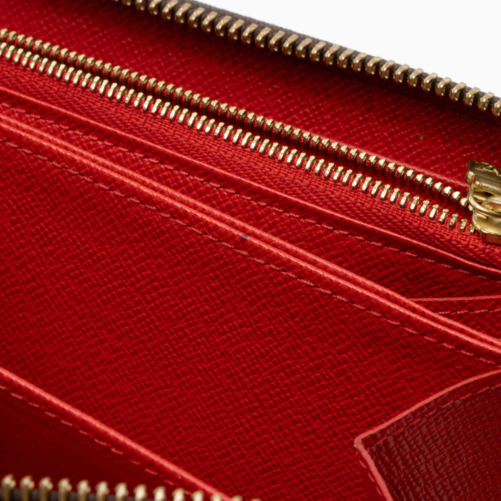 Louis Vuitton Monogram Canvas Zippy Wallet (SHF-3GB61m)