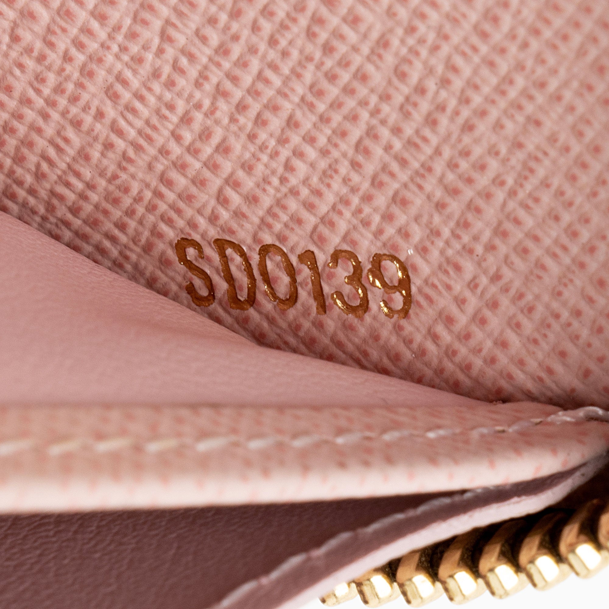 Louis Vuitton Monogram Canvas Zippy Wallet (SHF-7jNUxQ)