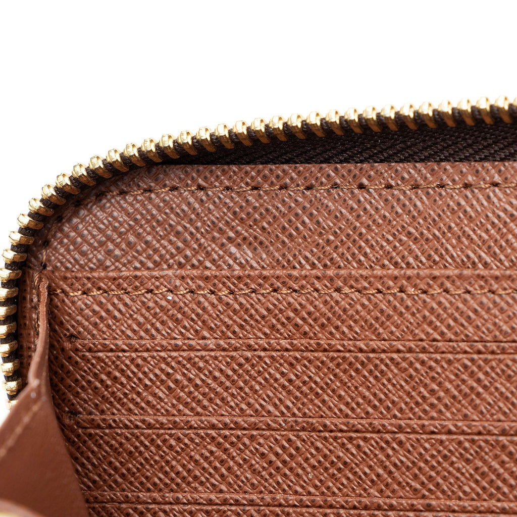 Louis Vuitton Monogram Canvas Zippy Wallet (SHF-yemJGR)