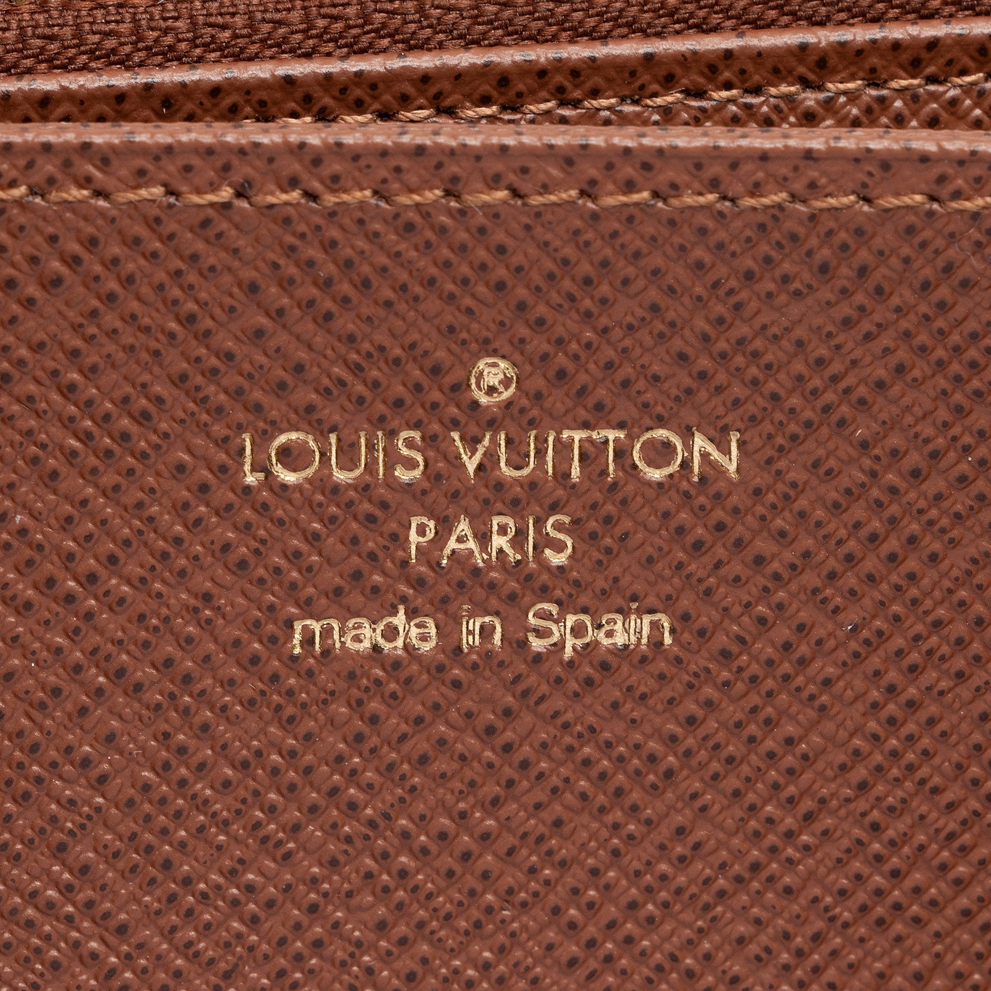 Louis Vuitton Monogram Canvas Zippy Wallet (SHF-yemJGR)