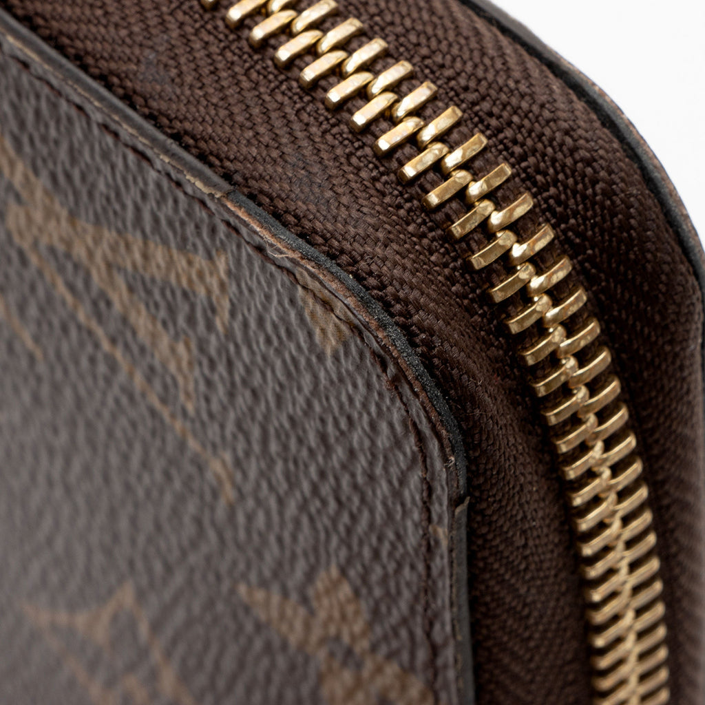 Louis Vuitton Monogram Canvas Zippy Wallet