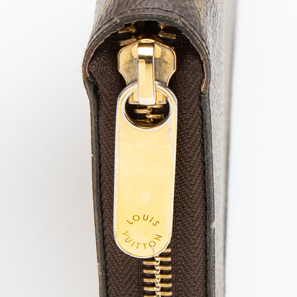 Louis Vuitton Monogram Canvas Zippy Wallet