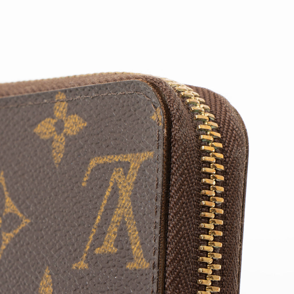 Louis Vuitton Monogram Canvas Zippy Wallet
