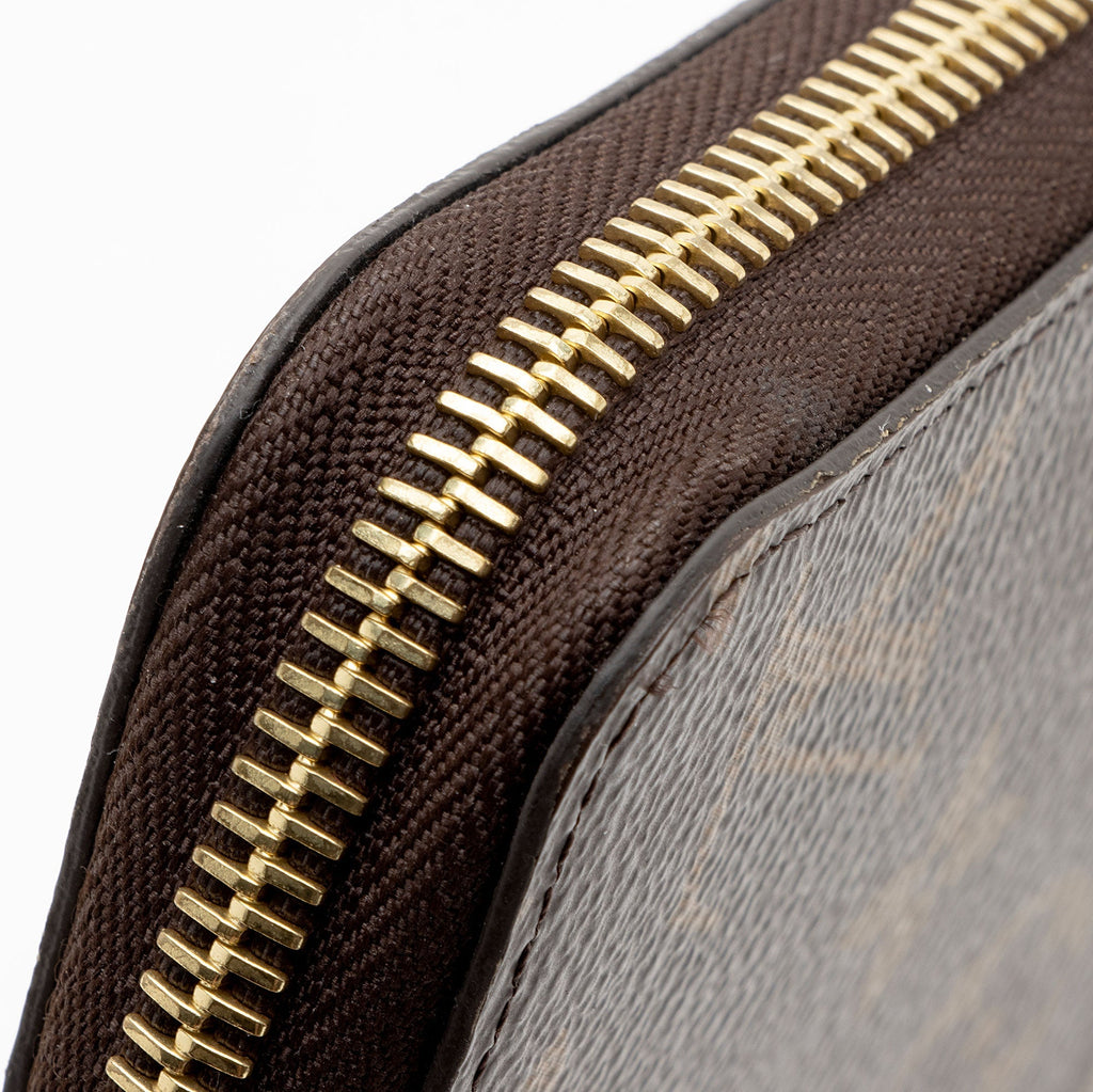 Louis Vuitton Monogram Canvas Zippy Wallet