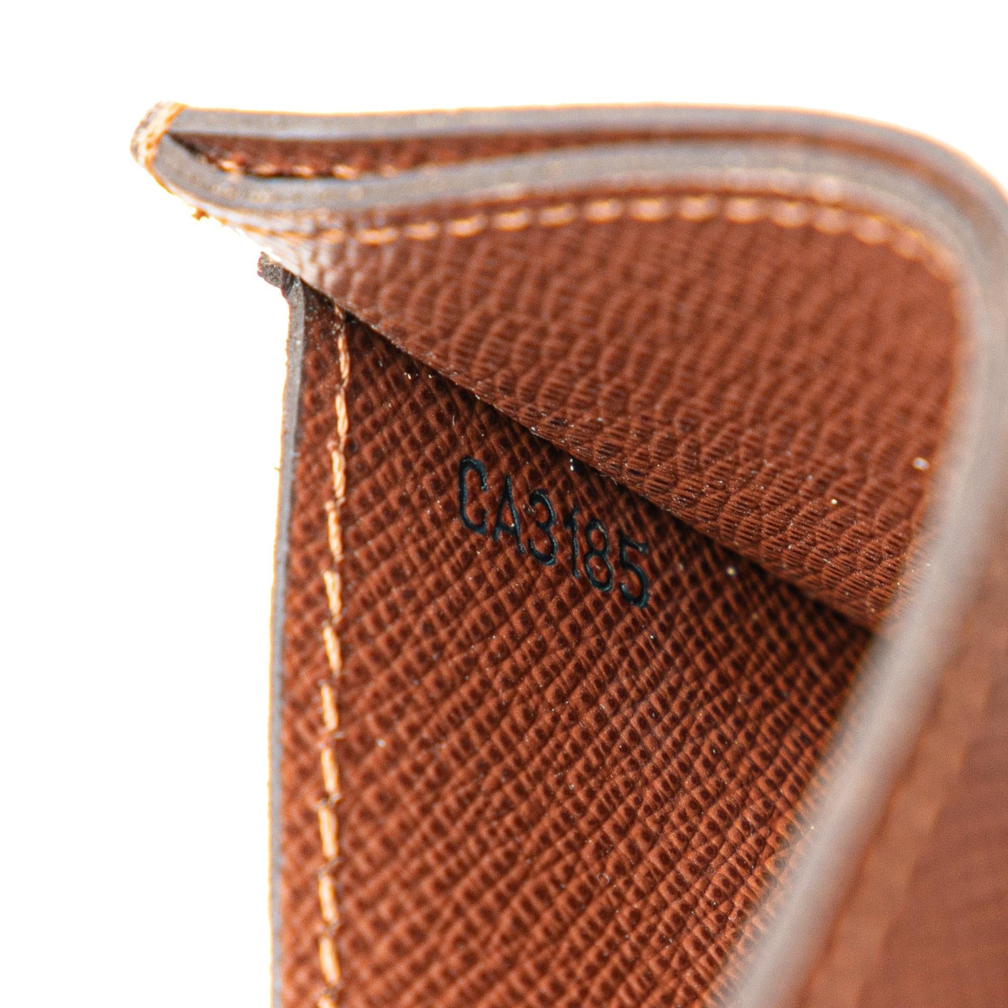 Louis Vuitton Monogram Card Holder (SHG-GI0syz)