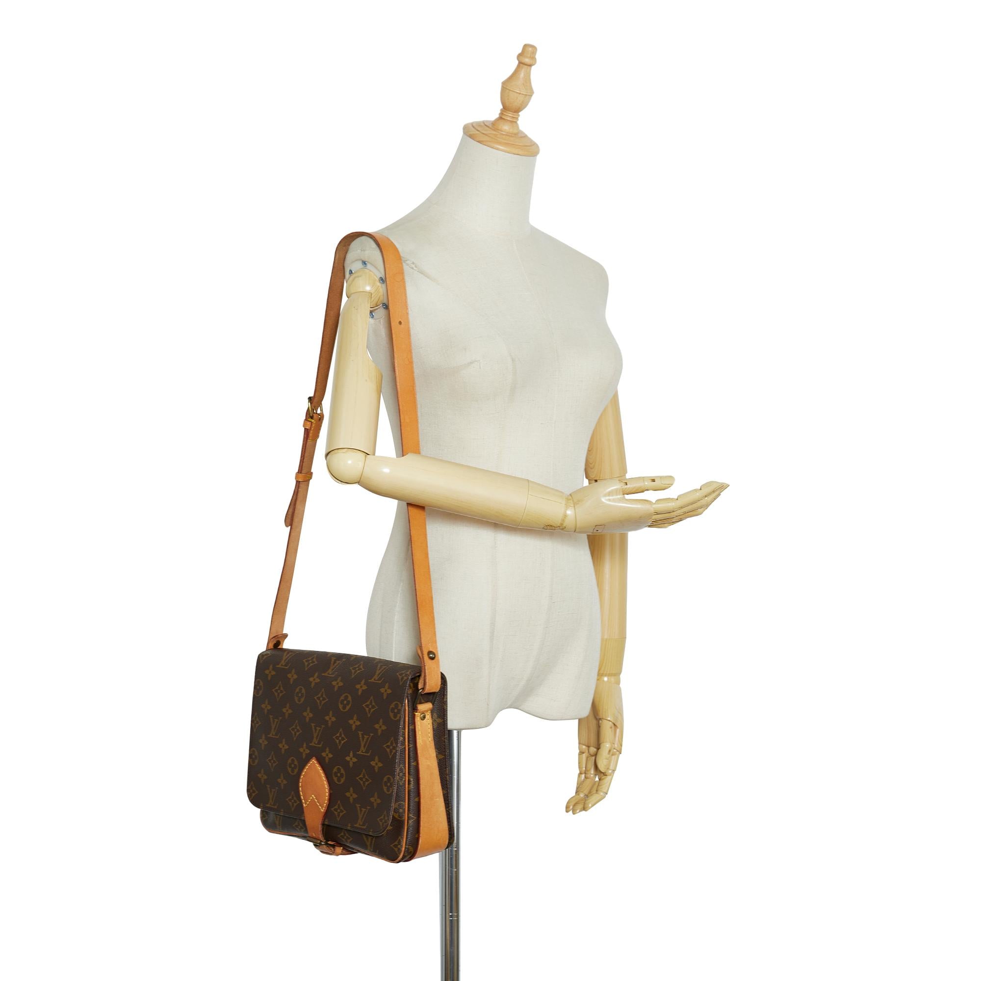 Louis Vuitton Monogram Cartouchiere GM (SHG-LCWNgu)