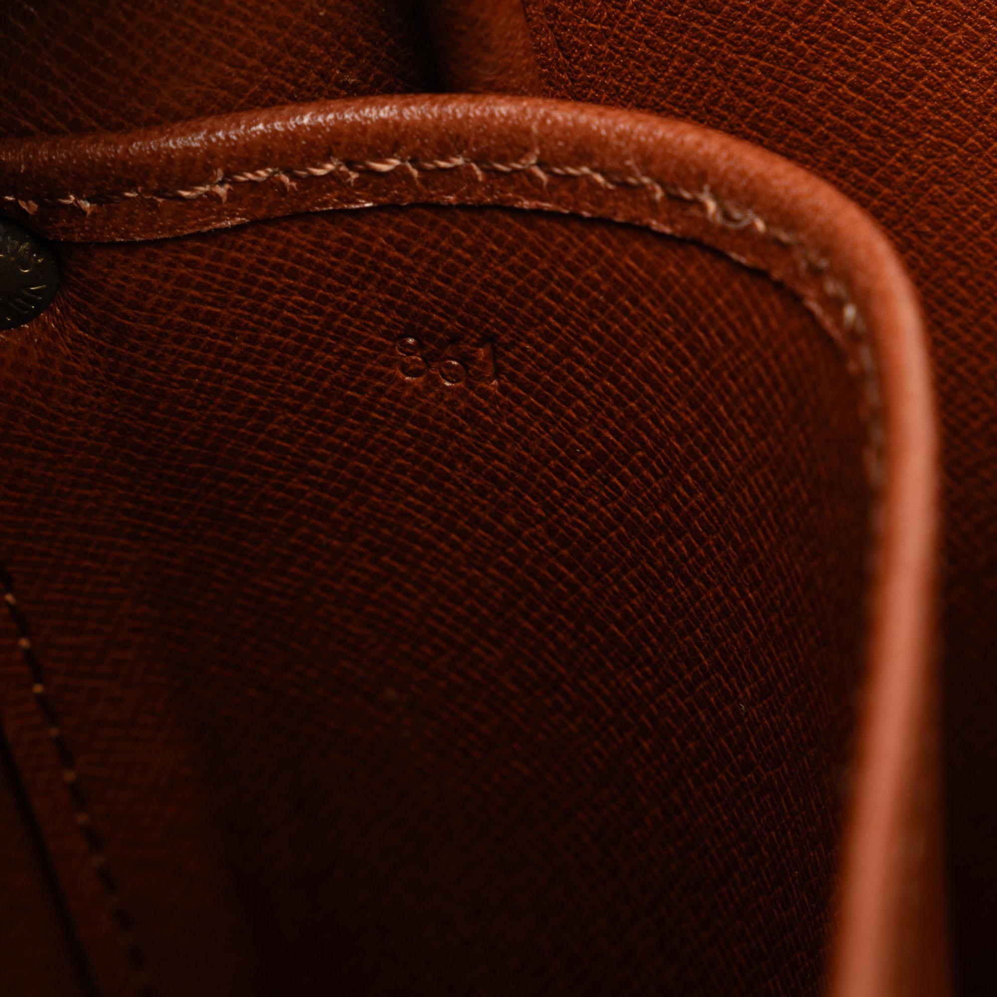 Louis Vuitton Monogram Cartouchiere GM (SHG-gmD2Lc)