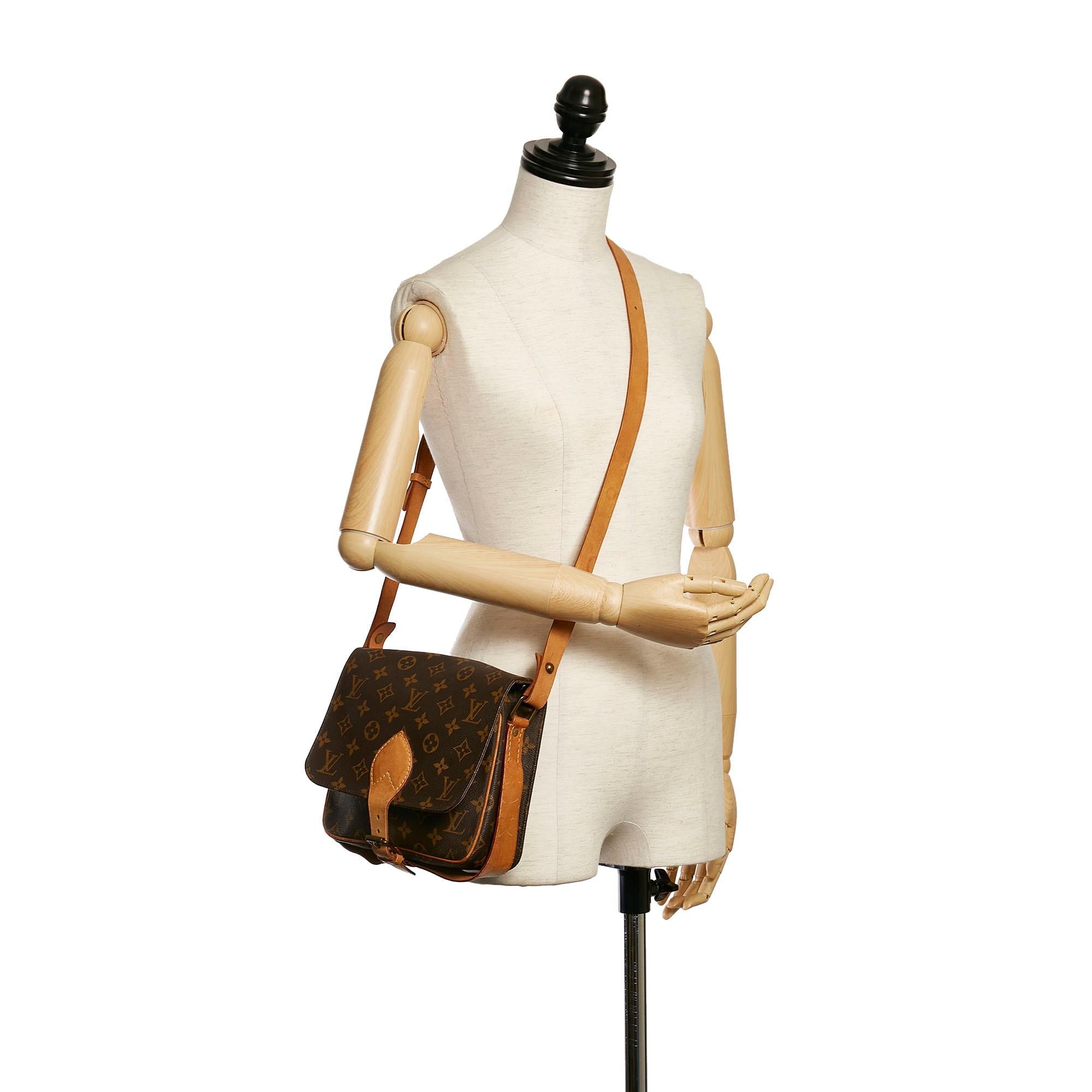Louis Vuitton Monogram Cartouchiere MM (SHG-31023)