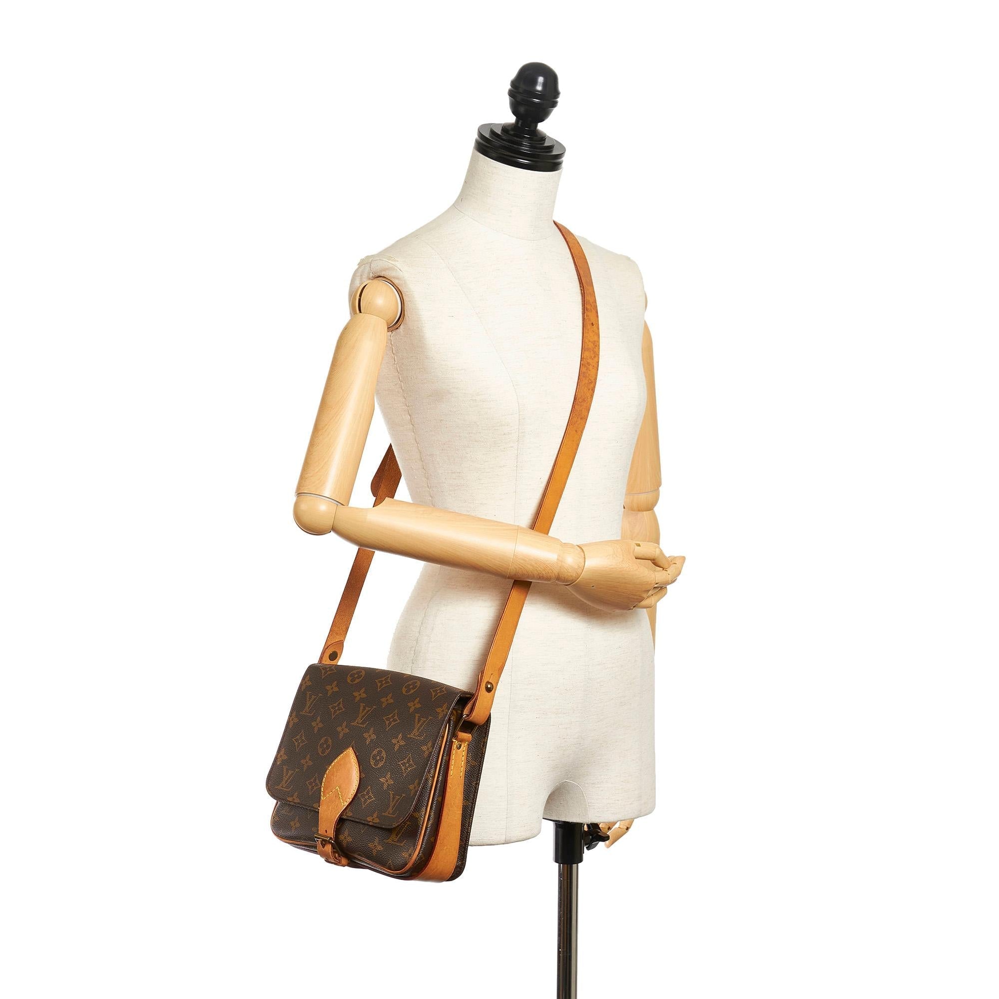 Louis Vuitton Monogram Cartouchiere MM (SHG-32196)