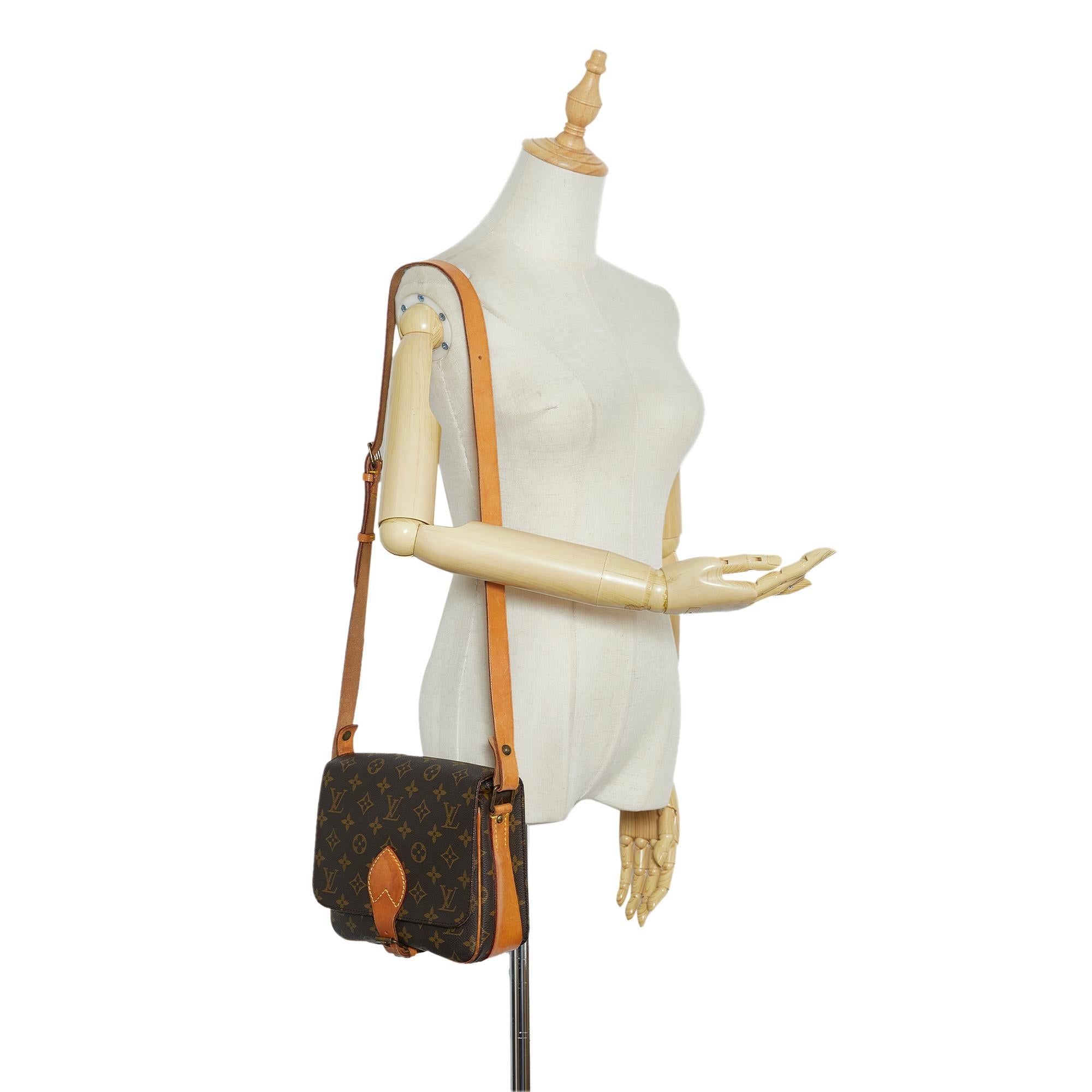 Louis Vuitton Monogram Cartouchiere MM (SHG-U1FRjo)