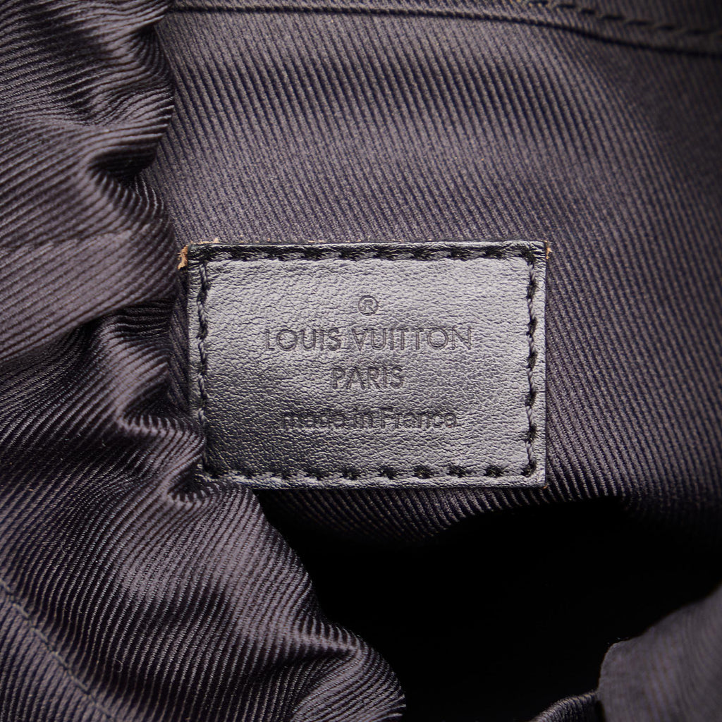 Louis Vuitton Monogram Chalk Sling Bag (SHG-z6qza5)