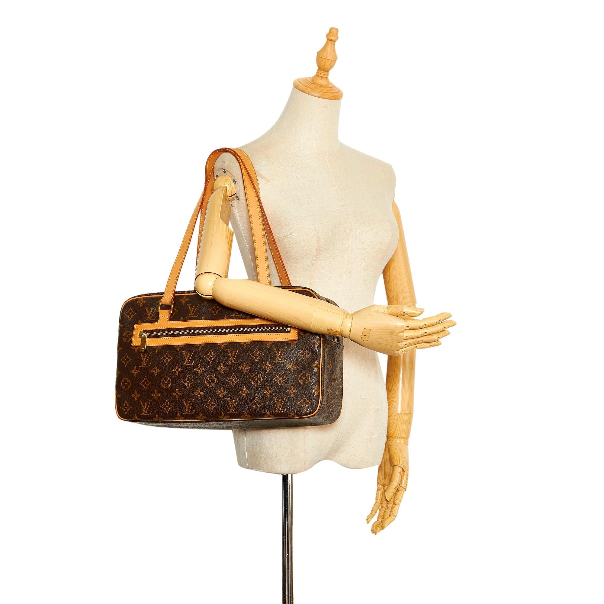Louis Vuitton Monogram Cite GM (SHG-8Wrz54)