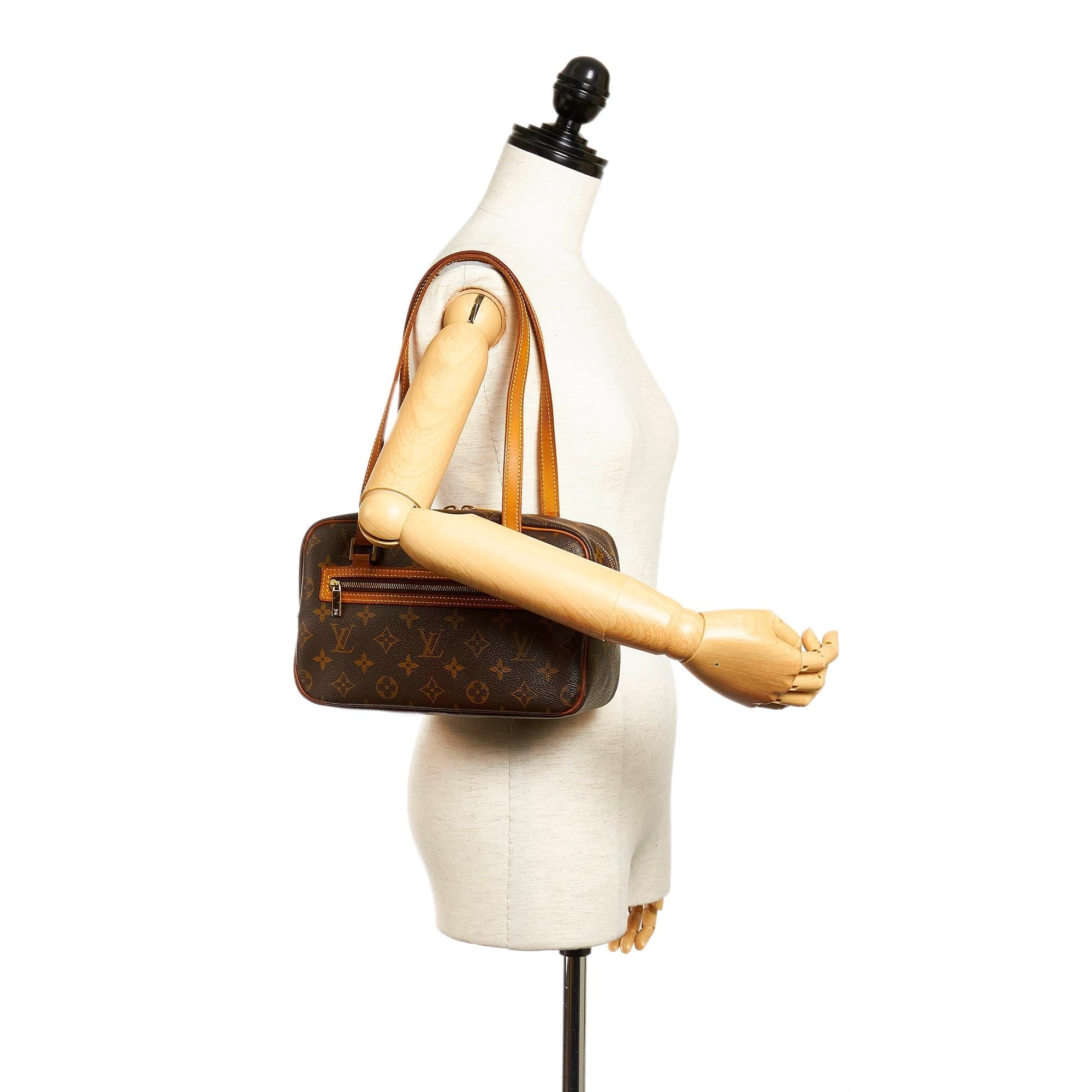 Louis Vuitton Monogram Cite MM (SHG-28697)