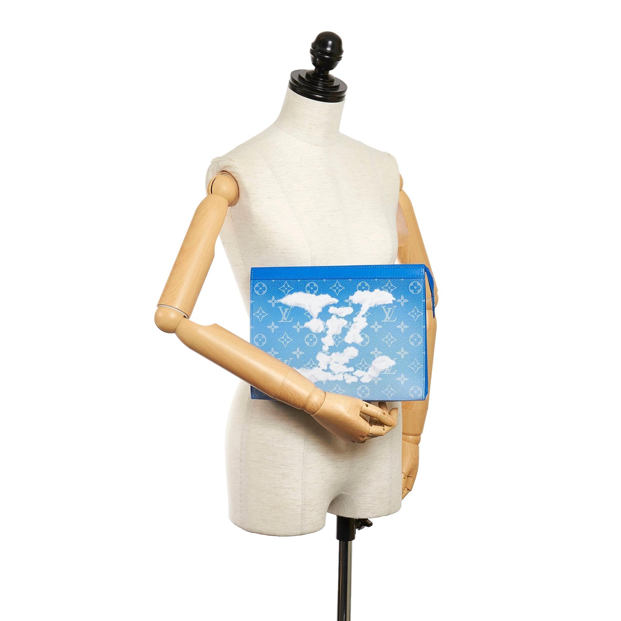 Louis Vuitton Monogram Clouds Pochette Voyage MM (SHG-29412)