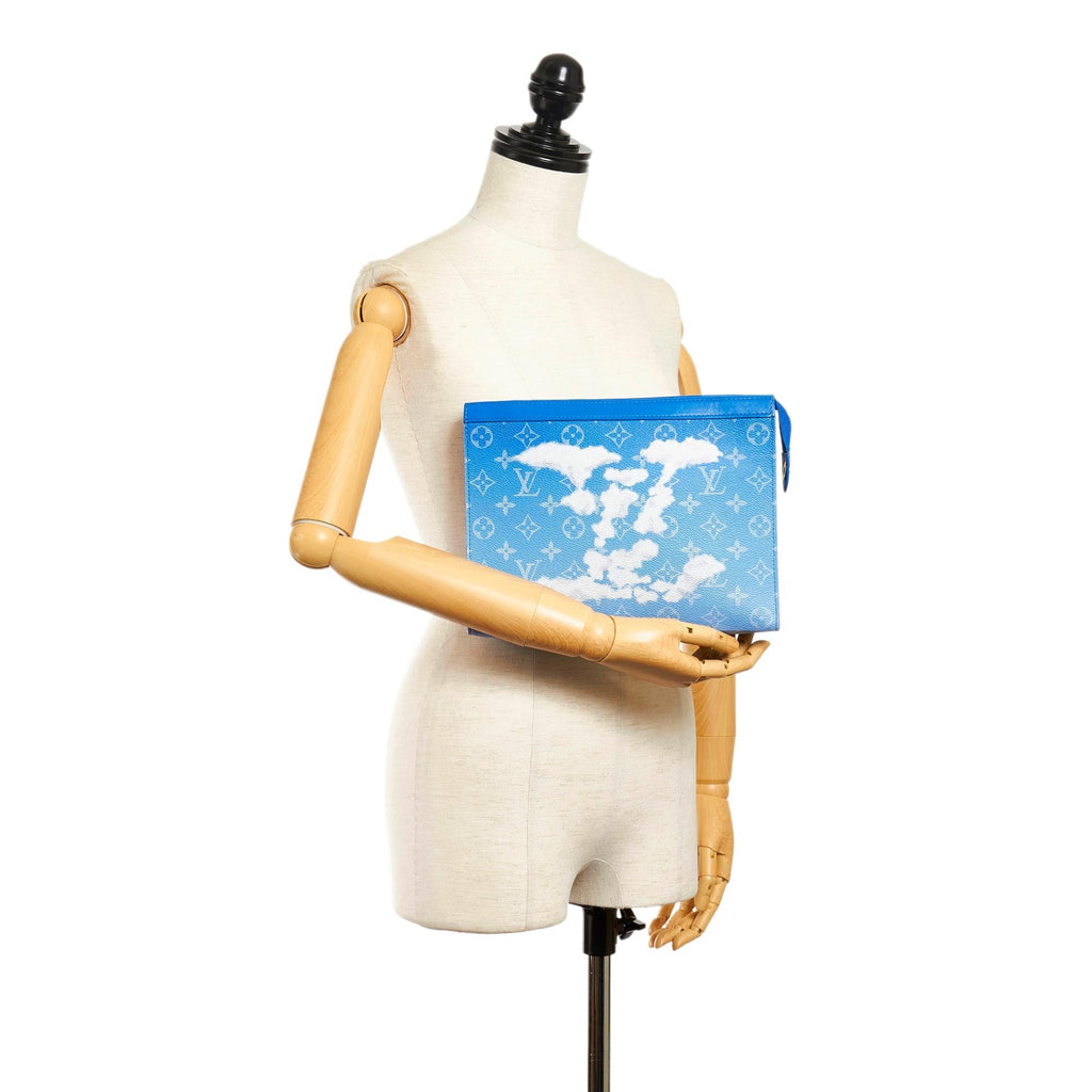 Louis Vuitton Monogram Clouds Pochette Voyage MM (SHG-31616)