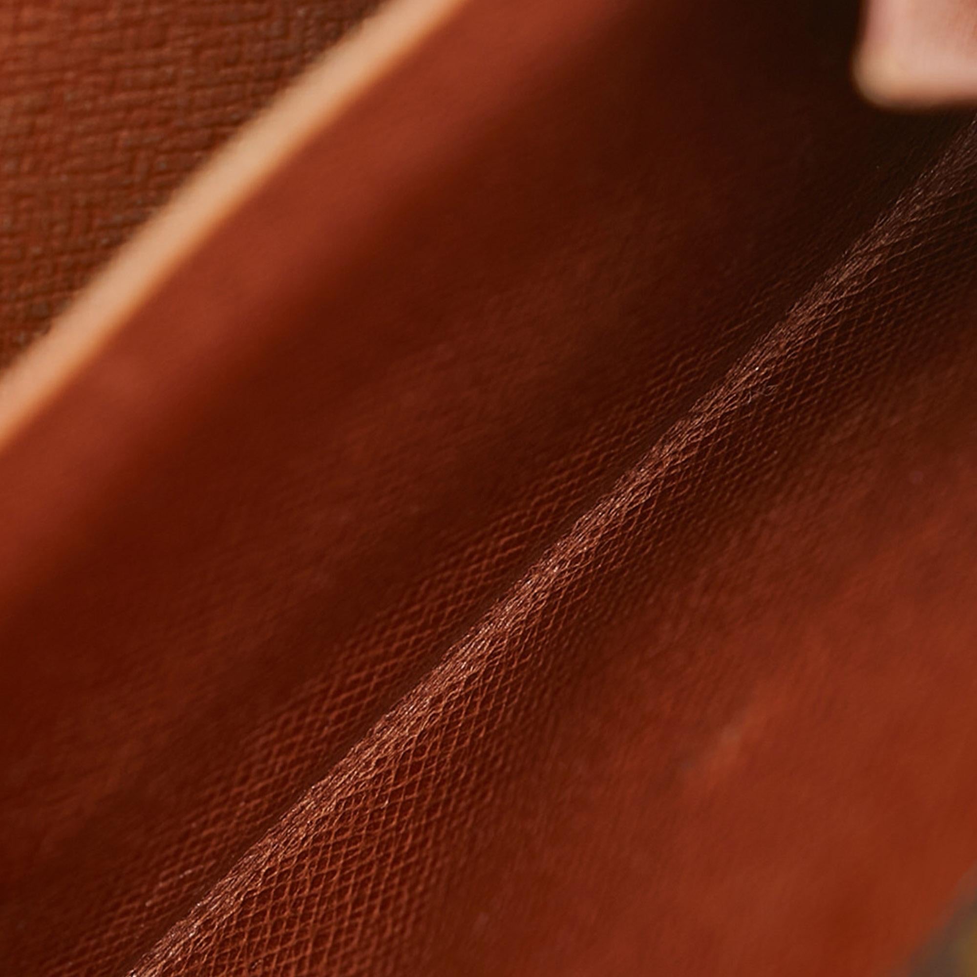 Louis Vuitton Monogram Compact Wallet (SHG-37157)