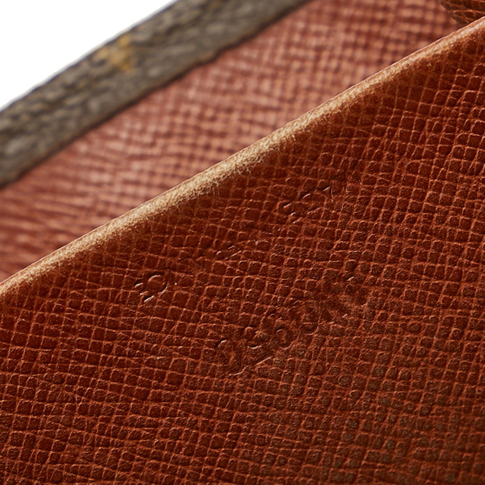 Louis Vuitton Monogram Compact Wallet (SHG-37157)