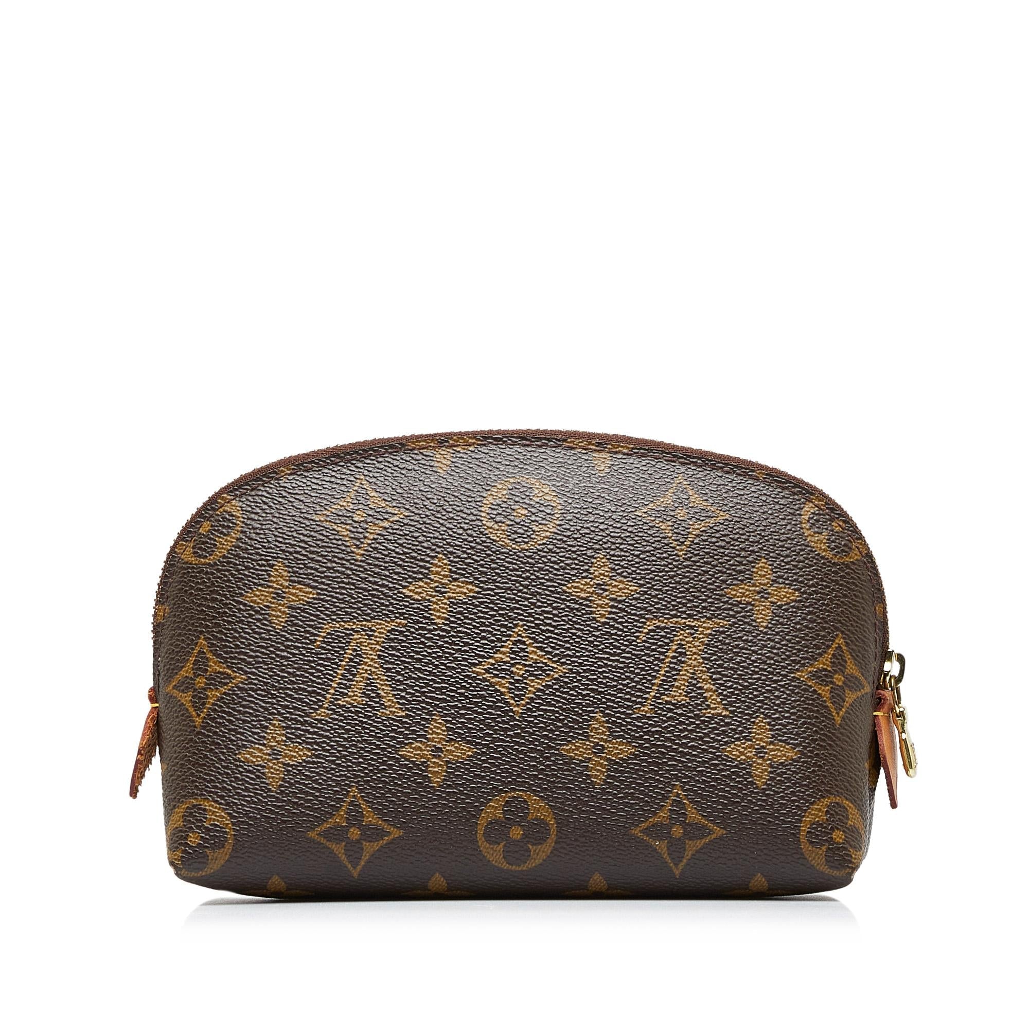 Louis Vuitton Monogram Cosmetic Pouch (SHG-opoaHm)