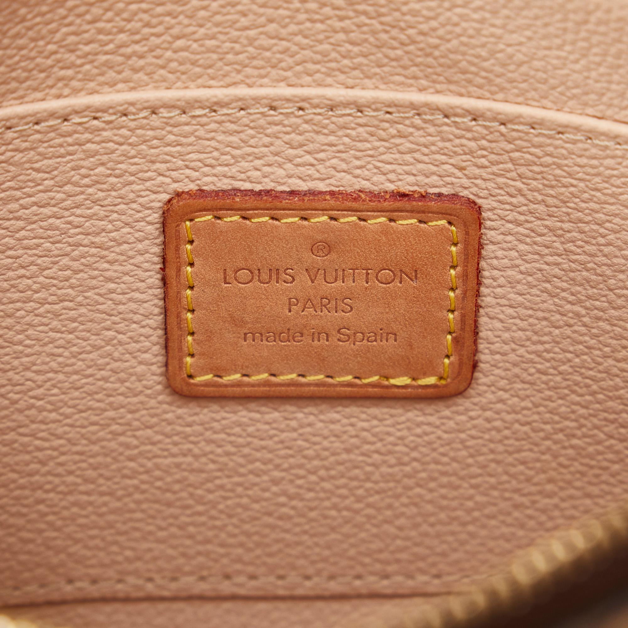 Louis Vuitton Monogram Cosmetic Pouch (SHG-opoaHm)
