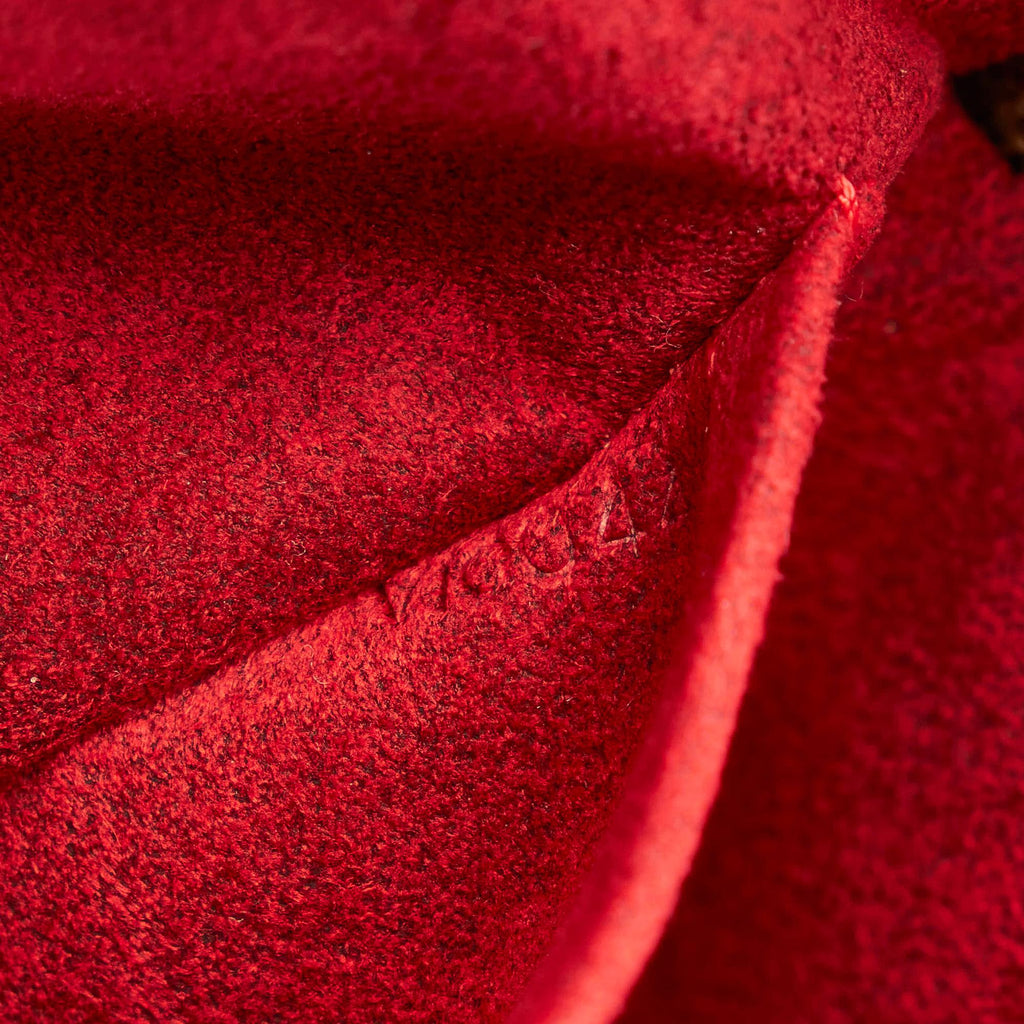 Louis Vuitton Monogram Coussin GM (SHG-33629)