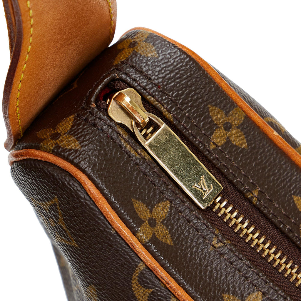 Louis Vuitton Monogram Croissant MM (SHG-HugIcI)