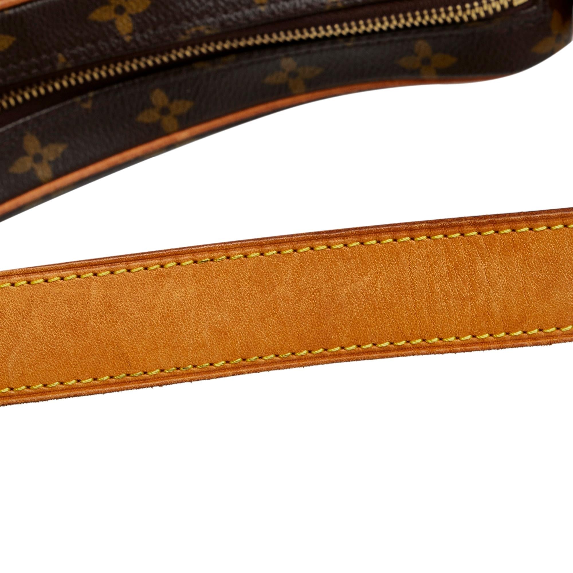 Louis Vuitton Monogram Croissant MM (SHG-HugIcI)