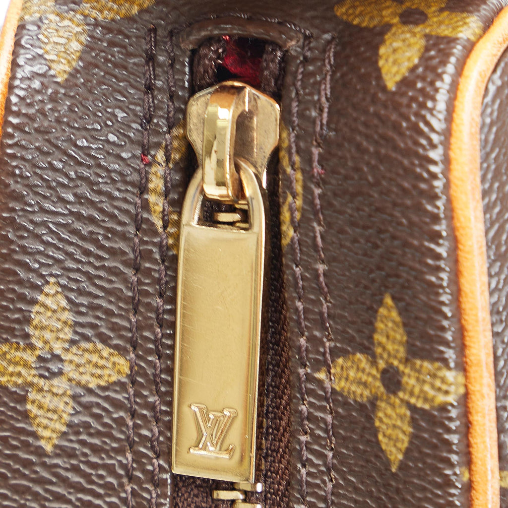Louis Vuitton Monogram Croissant MM (SHG-nliiYz)